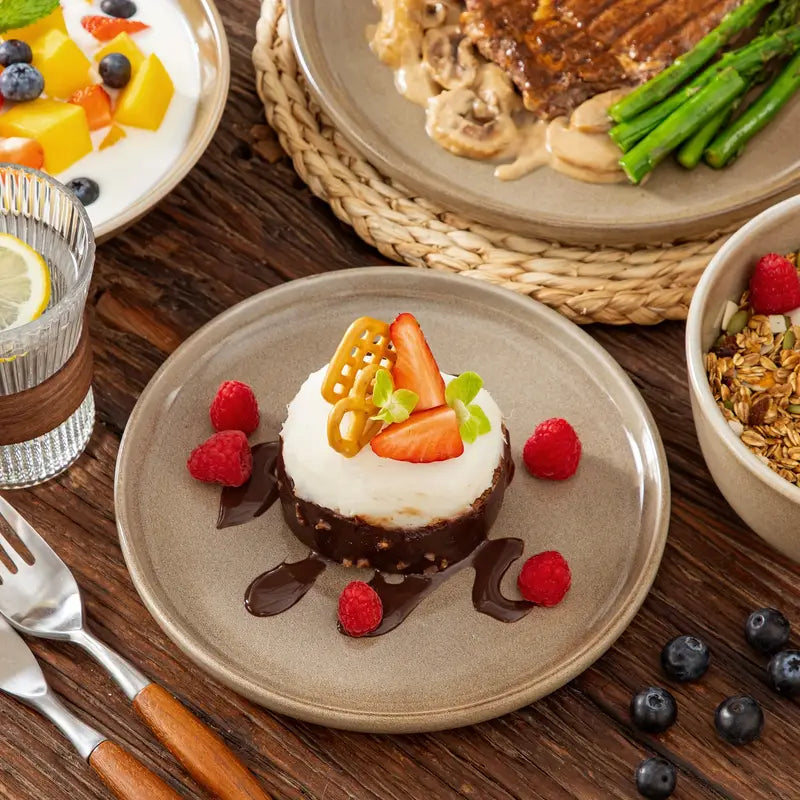 16-teiliges Geschirrset in Braun